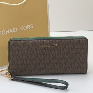 Michael Kors Jet Set Travel Large Travel CONTINENTAL
Racing Green